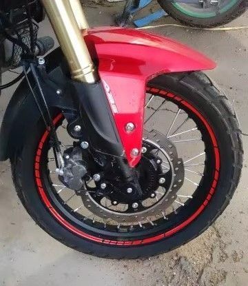 Світловідбиваючі наклейки на колесо мотоцикла або авто 17-18 дюймів Червоні KS00054 фото